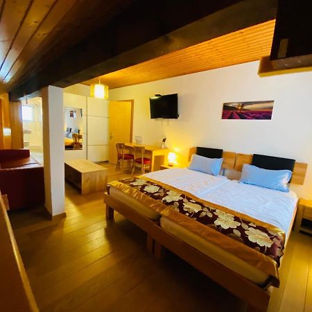 Qi-Lin Hotel Restaurant Ayer Ngoại thất bức ảnh