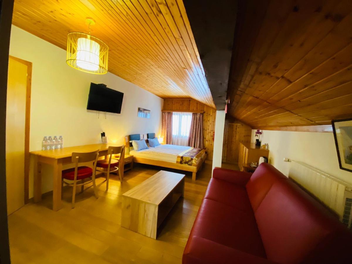 Qi-Lin Hotel Restaurant Ayer Ngoại thất bức ảnh