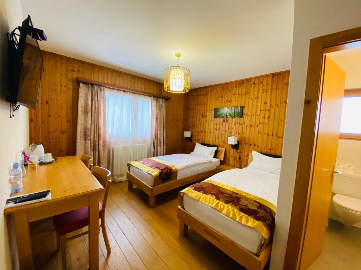 Qi-Lin Hotel Restaurant Ayer Ngoại thất bức ảnh
